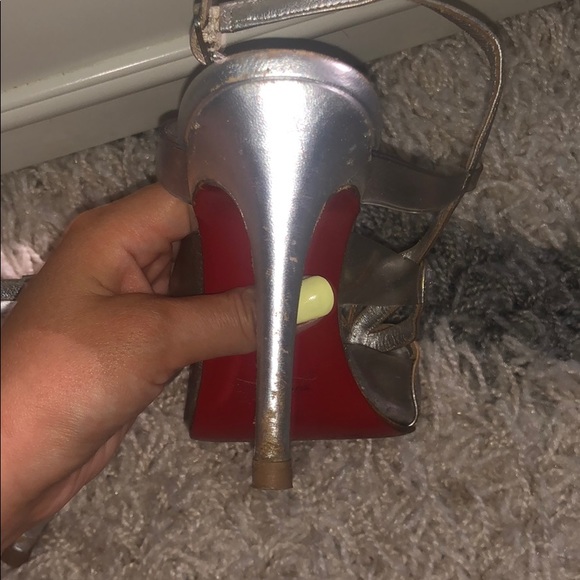 CHRISTIAN LOUBOUTIN Silver Heels - Picture 13 of 13